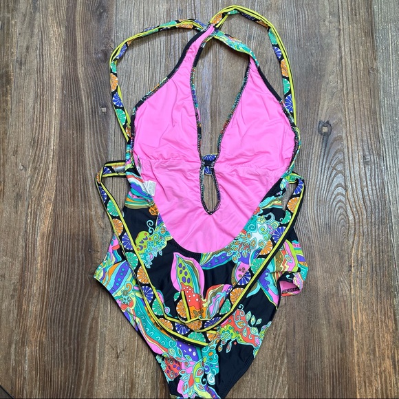 Trina Turk Sea Garden Multi One Piece Halter Cross-back Swimsuit Size 6 - Picture 6 of 11